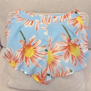 Tobi Floral Flowy Shorts, Size S, GUC